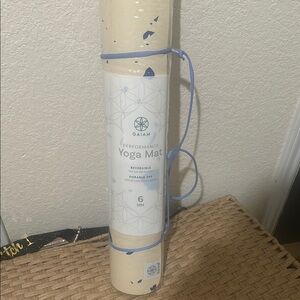 GAIAM Cream reversible yoga mat
